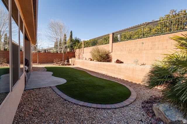 186 W PERIDOT DR, Washington, UT 84780