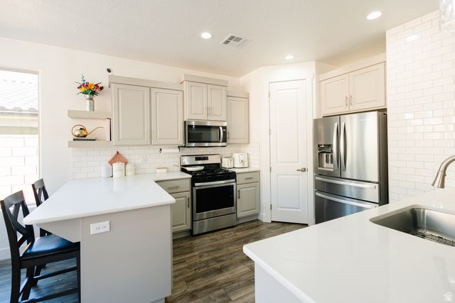 186 W PERIDOT DR, Washington, UT 84780