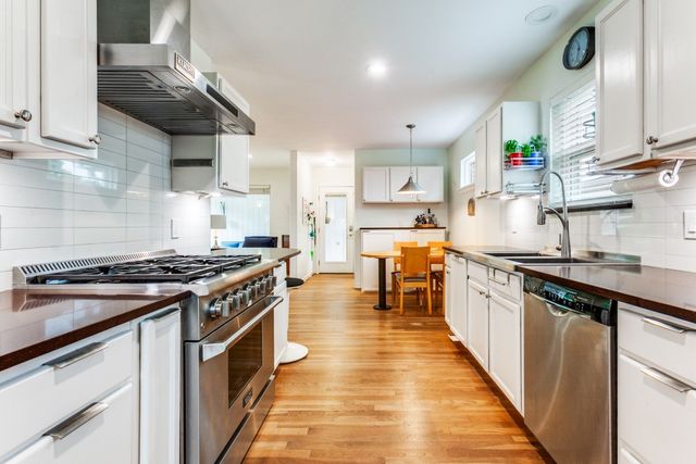 6221 Berryhill Street, Dallas, TX 75231