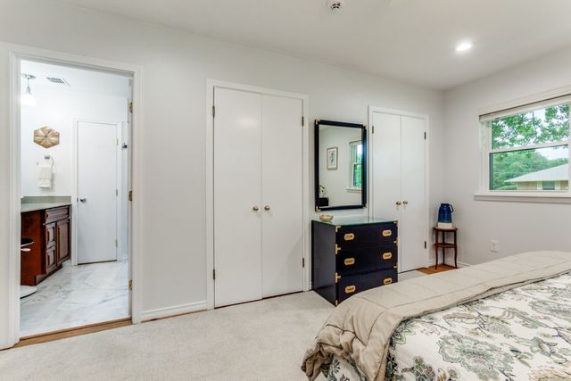 6221 Berryhill Street, Dallas, TX 75231