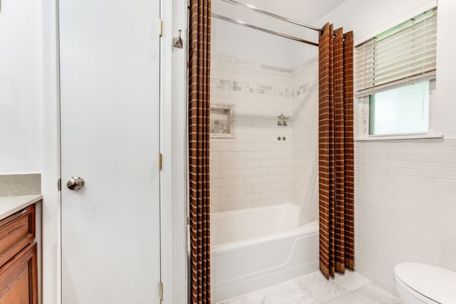6221 Berryhill Street, Dallas, TX 75231