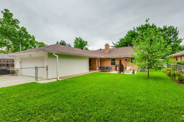 6221 Berryhill Street, Dallas, TX 75231