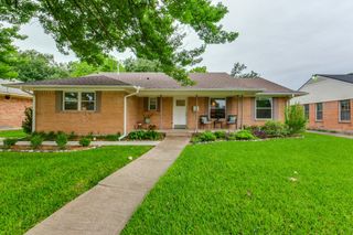 6221 Berryhill Street, Dallas, TX 75231