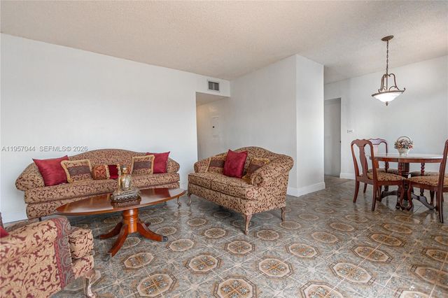 4420 SW 114th Ct, Miami, FL 33165