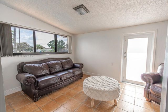 4420 SW 114th Ct, Miami, FL 33165