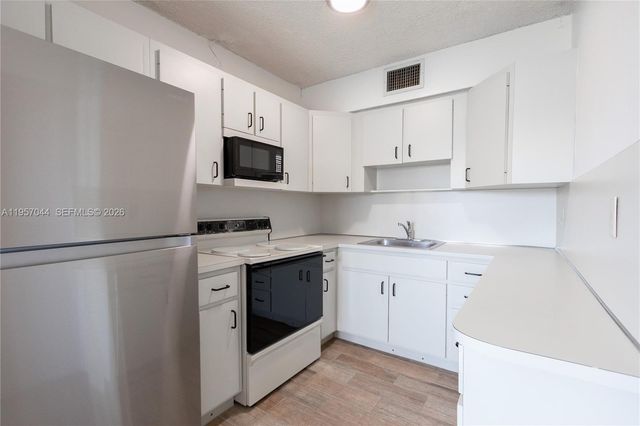 4420 SW 114th Ct, Miami, FL 33165