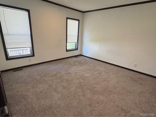 6421 Breezeway Drive, Brighton, MI 48114