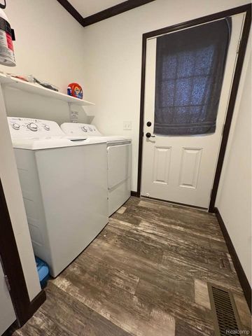 6421 Breezeway Drive, Brighton, MI 48114