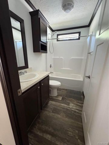 6421 Breezeway Drive, Brighton, MI 48114