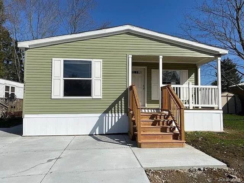 6421 Breezeway Drive, Brighton, MI 48114