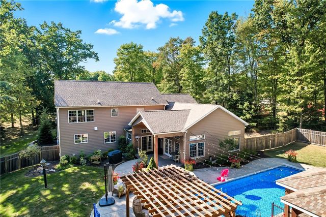 2489 Maria Lane, Hermitage, PA 16148