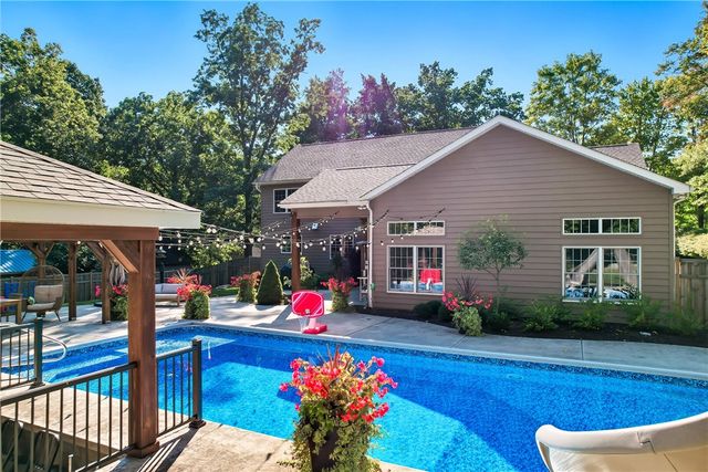 2489 Maria Lane, Hermitage, PA 16148