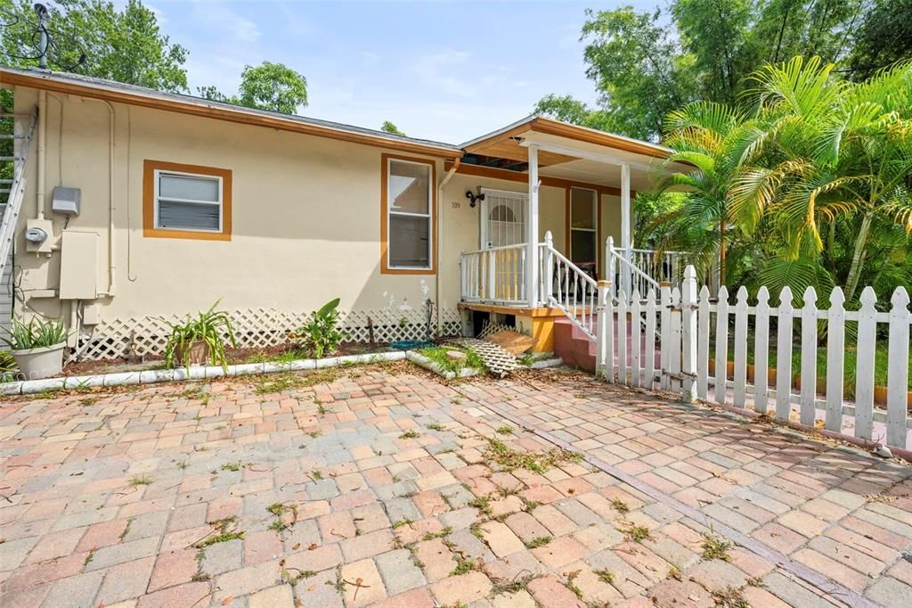 109 W FLORIBRASKA AVENUE, Tampa, FL 33603