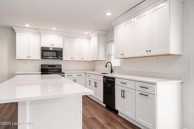 3801 Iron Horse Way, Louisville, KY 40272