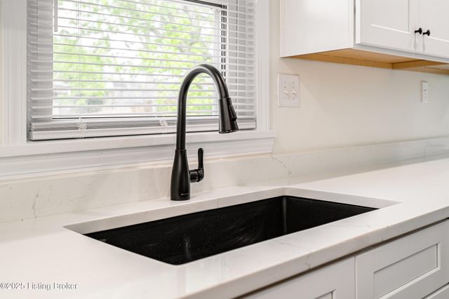 3801 Iron Horse Way, Louisville, KY 40272