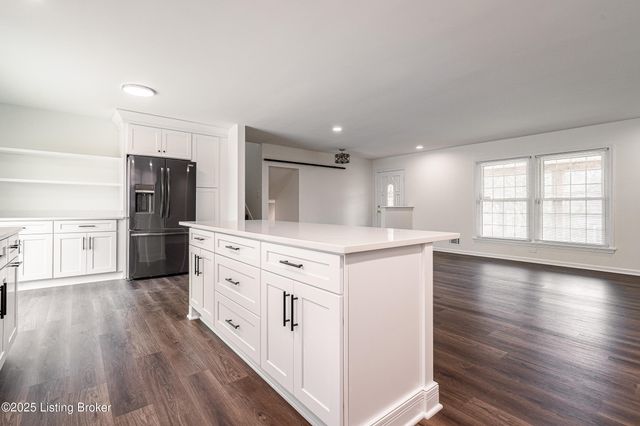 3801 Iron Horse Way, Louisville, KY 40272