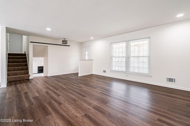 3801 Iron Horse Way, Louisville, KY 40272