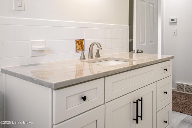 3801 Iron Horse Way, Louisville, KY 40272