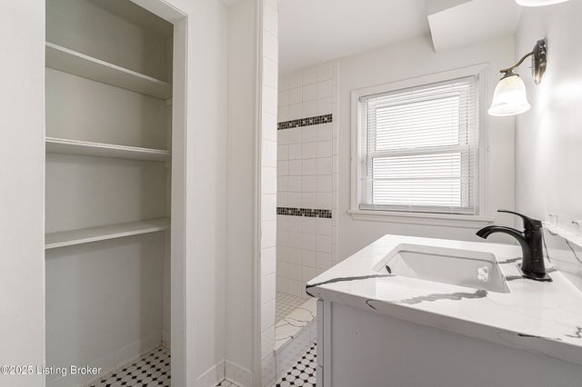 3801 Iron Horse Way, Louisville, KY 40272