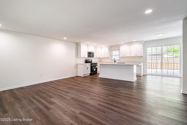 3801 Iron Horse Way, Louisville, KY 40272