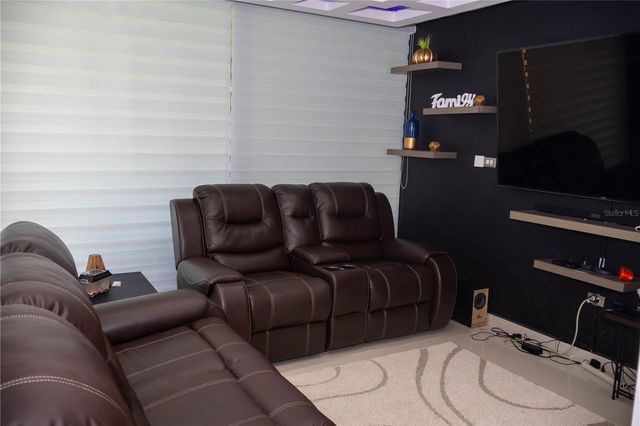 Calle MANTARRAYA, Dorado, PR 00646