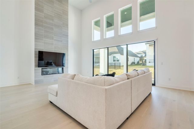 2217 Sondrio BND, Leander, TX 78641