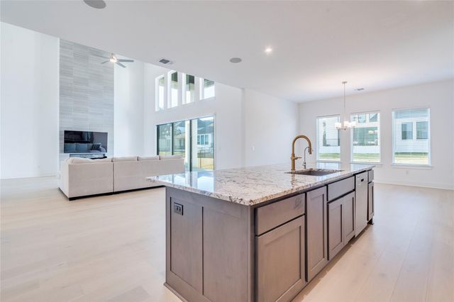 2217 Sondrio BND, Leander, TX 78641