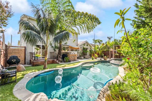 17327 Apel Lane, Huntington Beach, CA 92649