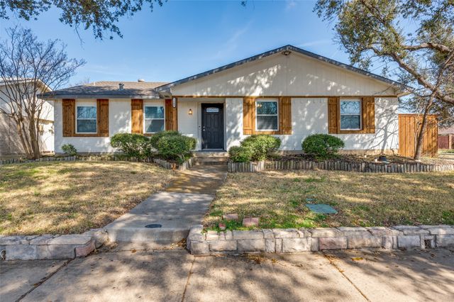 2043 Chatsworth Road, Carrollton, TX 75007