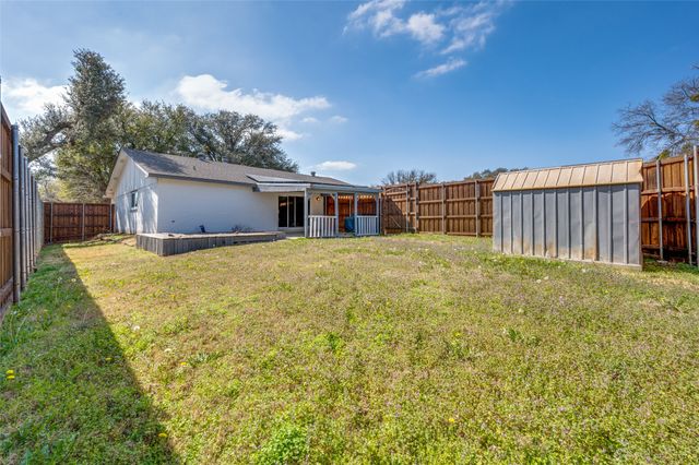 2043 Chatsworth Road, Carrollton, TX 75007