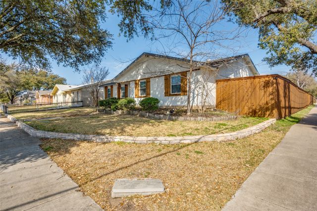 2043 Chatsworth Road, Carrollton, TX 75007