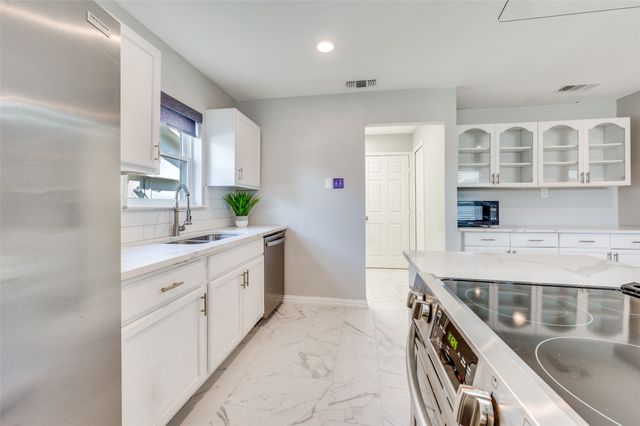 2043 Chatsworth Road, Carrollton, TX 75007