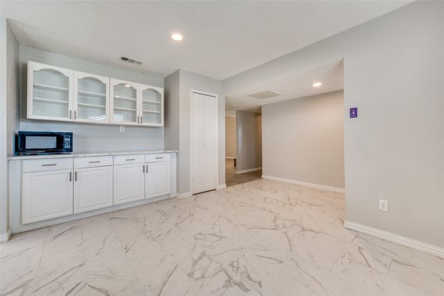 2043 Chatsworth Road, Carrollton, TX 75007