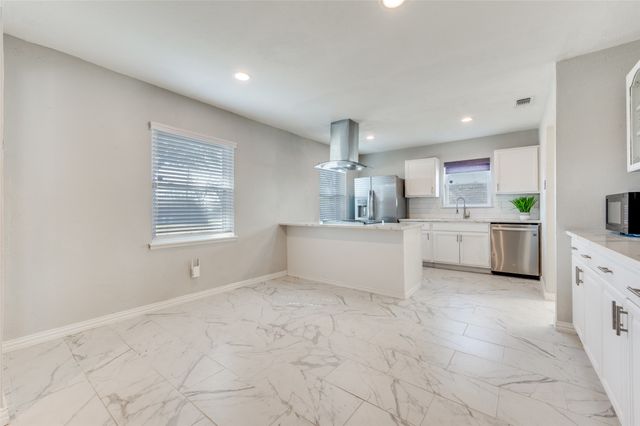 2043 Chatsworth Road, Carrollton, TX 75007