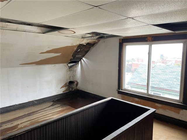 219 W 9th Ave, West Homestead, PA 15120