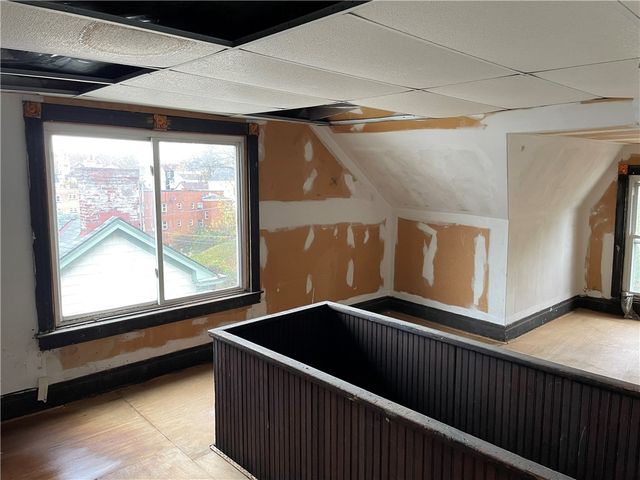 219 W 9th Ave, West Homestead, PA 15120