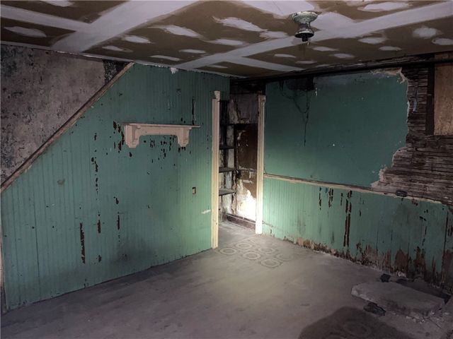 219 W 9th Ave, West Homestead, PA 15120