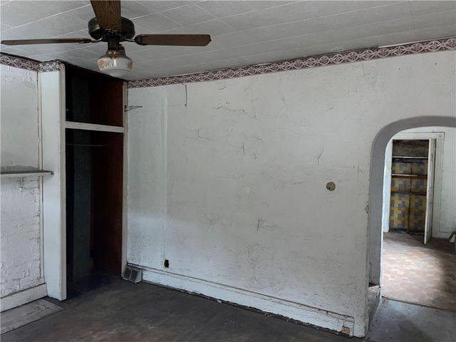 219 W 9th Ave, West Homestead, PA 15120