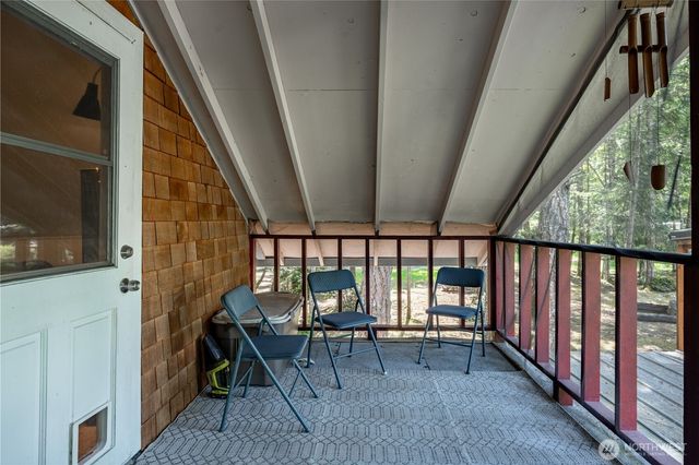 711 E Herron Boulevard NW, Lakebay, WA 98349