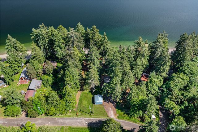 711 E Herron Boulevard NW, Lakebay, WA 98349