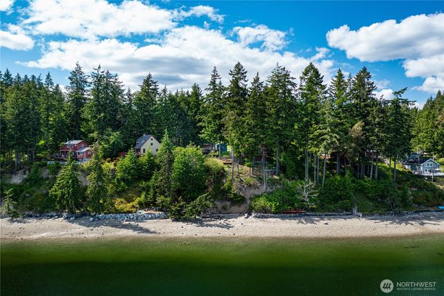 711 E Herron Boulevard NW, Lakebay, WA 98349