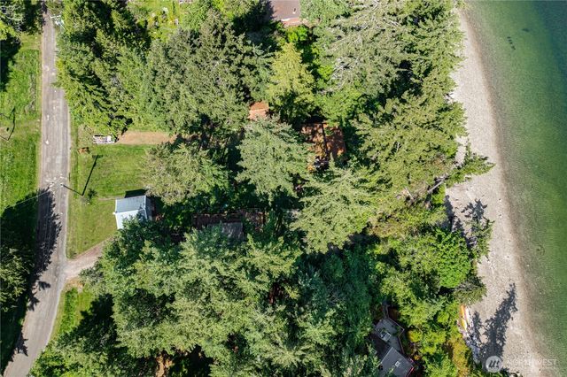 711 E Herron Boulevard NW, Lakebay, WA 98349