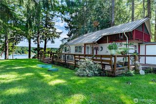 711 E Herron Boulevard NW, Lakebay, WA 98349