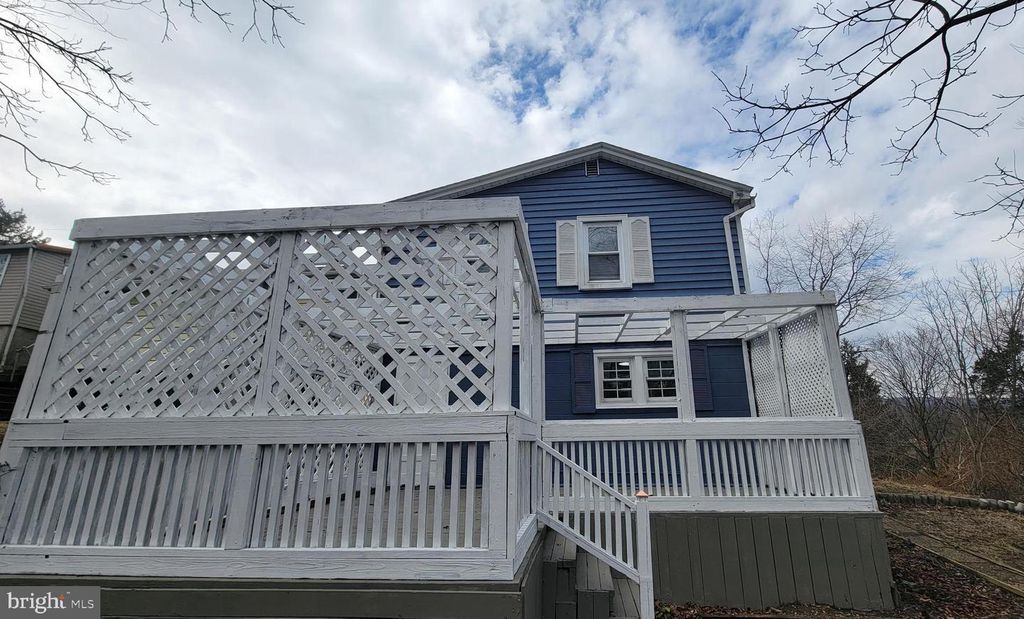 Image 11 of property listing at 4 YOST AVE, Cumberland, MD 21502