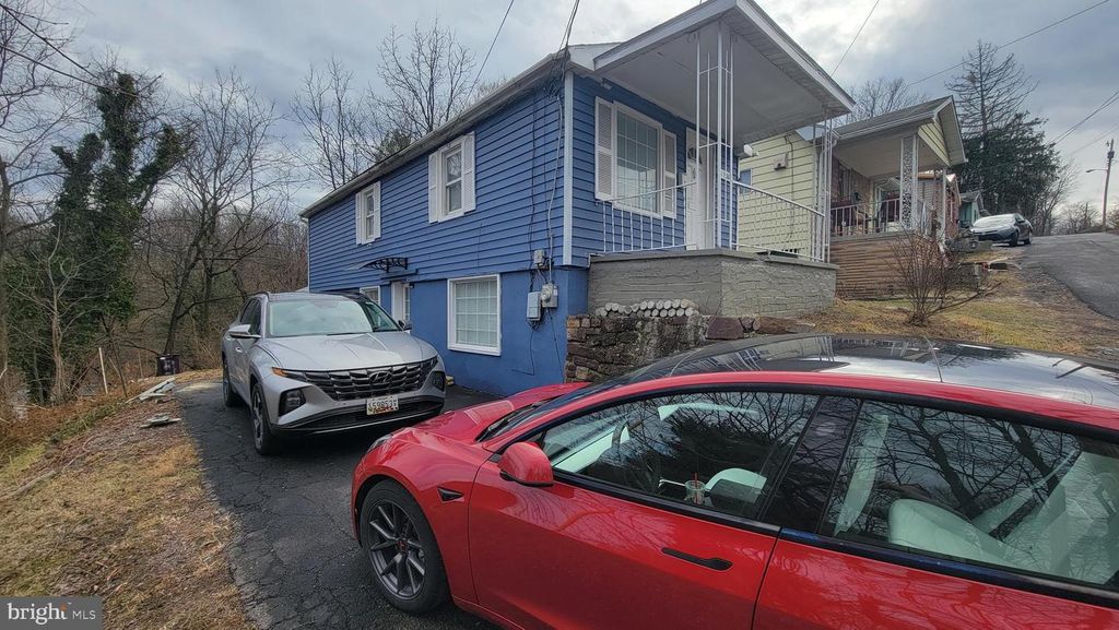 Image 13 of property listing at 4 YOST AVE, Cumberland, MD 21502