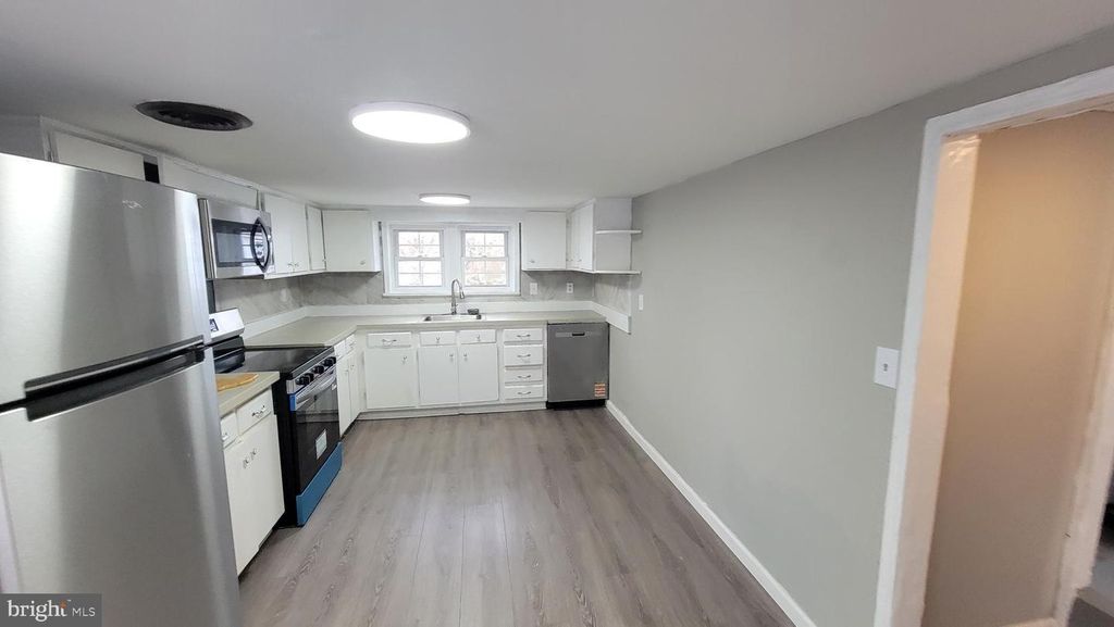 Image 16 of property listing at 4 YOST AVE, Cumberland, MD 21502