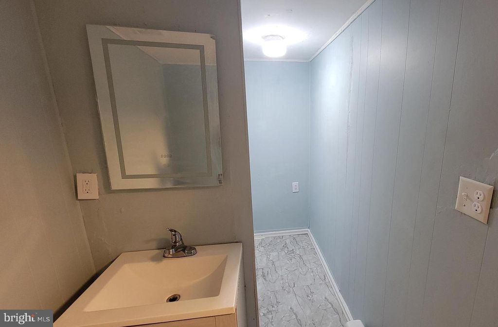 Image 26 of property listing at 4 YOST AVE, Cumberland, MD 21502