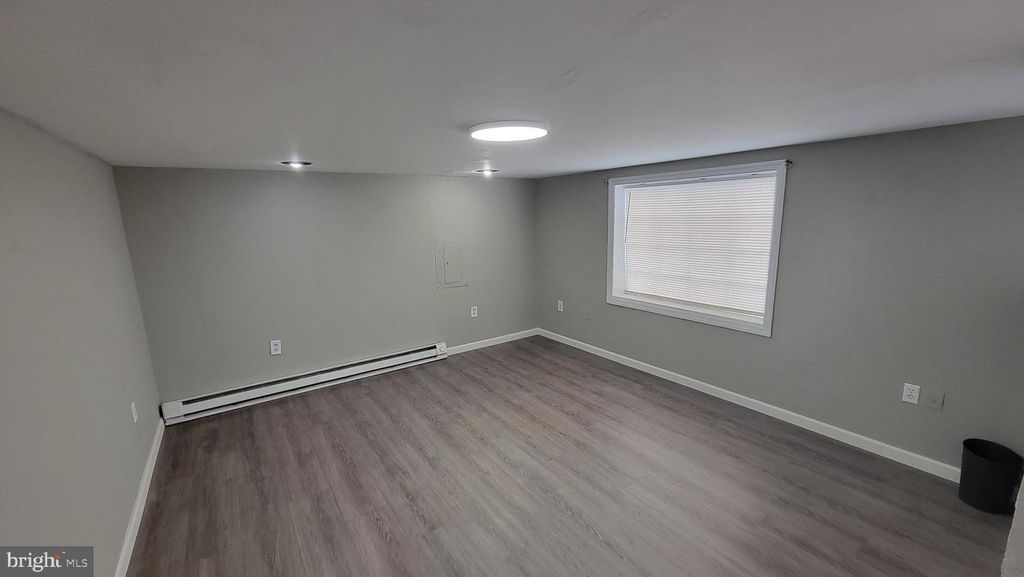 Image 35 of property listing at 4 YOST AVE, Cumberland, MD 21502