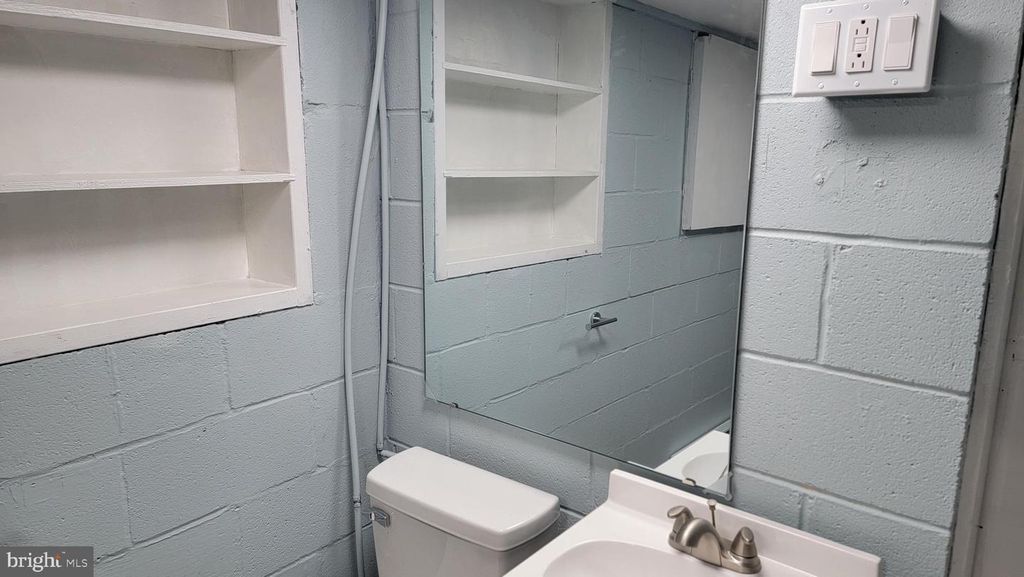 Image 40 of property listing at 4 YOST AVE, Cumberland, MD 21502