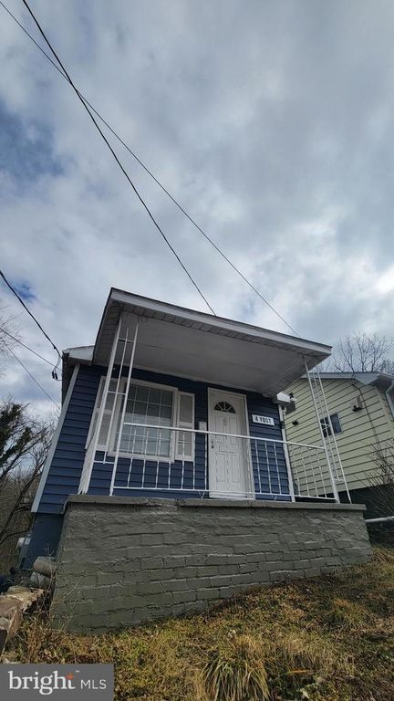Image 3 of property listing at 4 YOST AVE, Cumberland, MD 21502